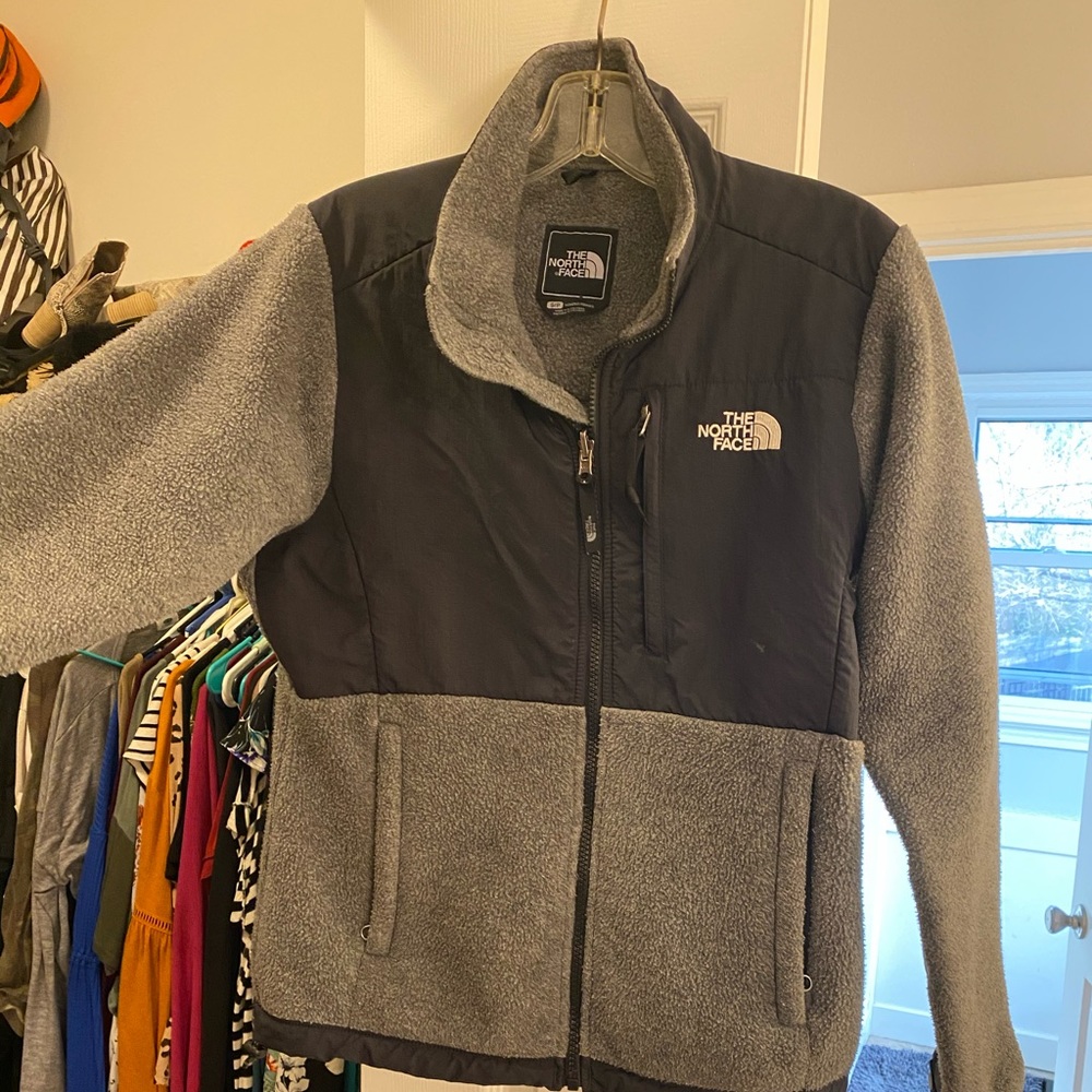 Women’s Northface Jacket Size Small - image 1